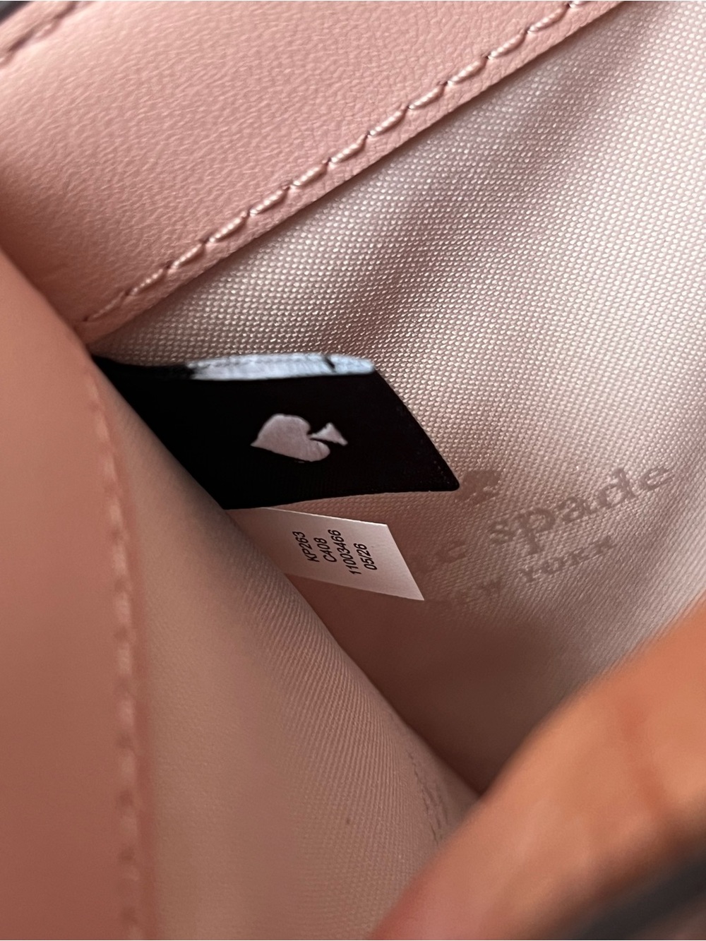 Kate Spade Wallet🎈🎈 - Picture 8 of 9
